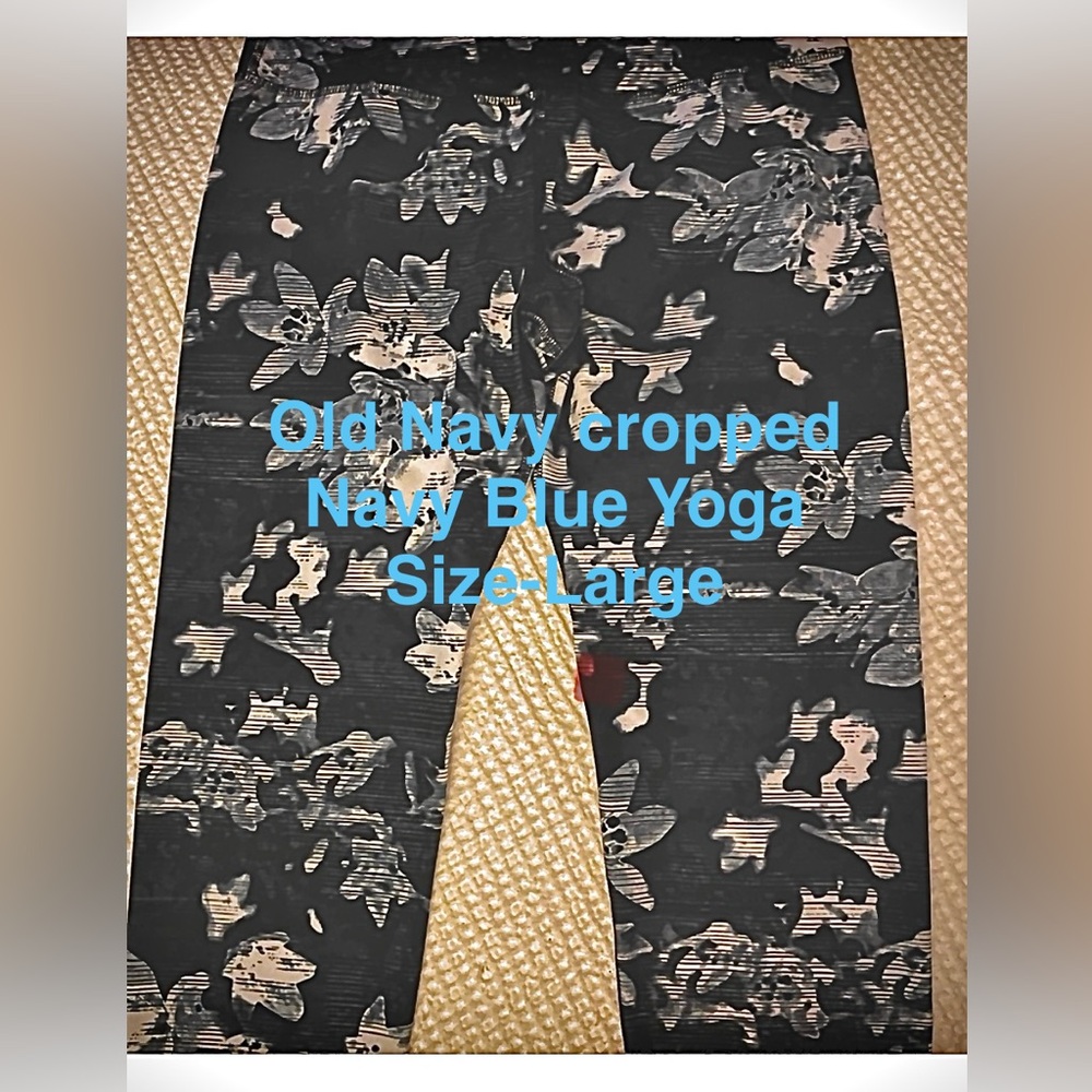 Old Navy Monochrome Floral Leggings